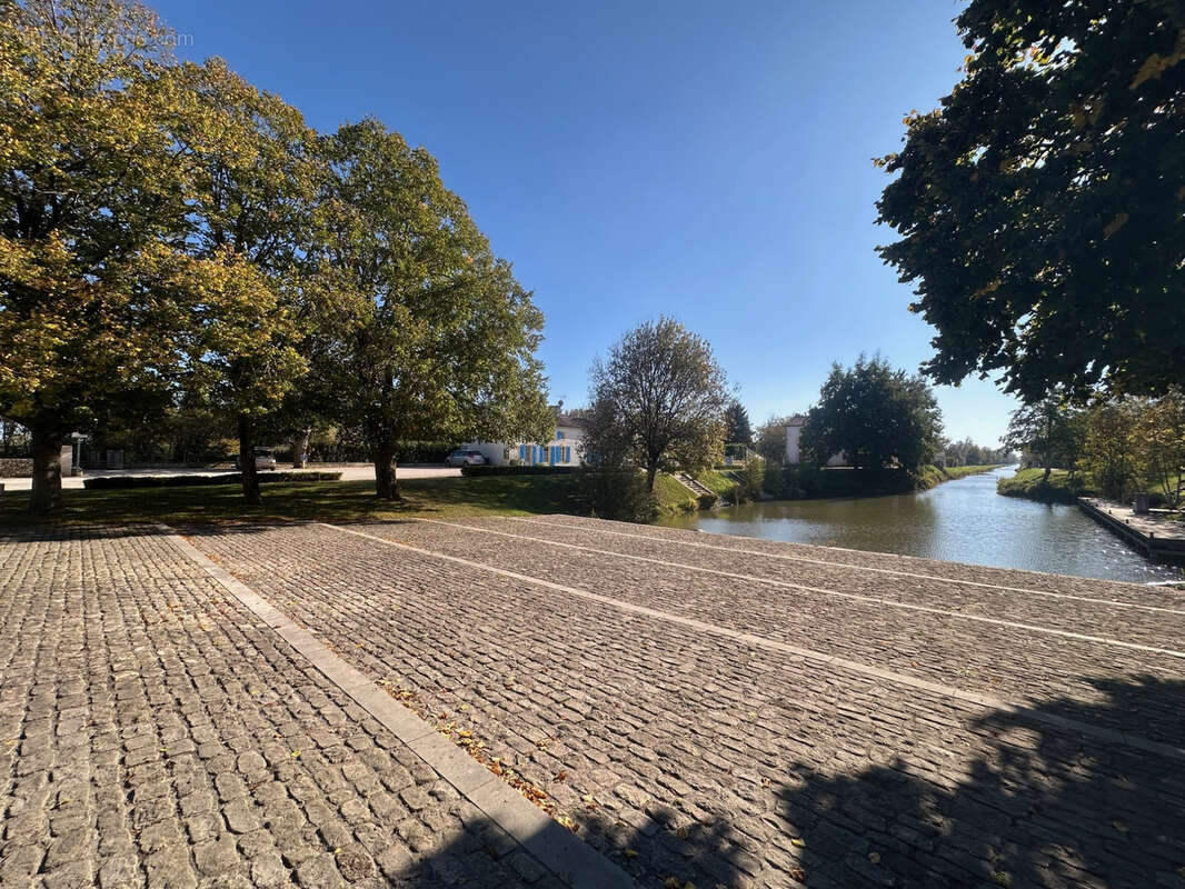 Maison à BOUILLE-COURDAULT