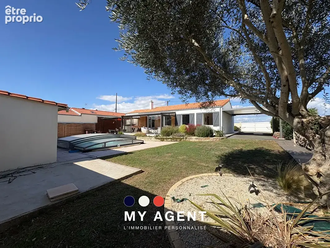 Photo Maison à Nieul-Sur-Mer au prix de 490 000€