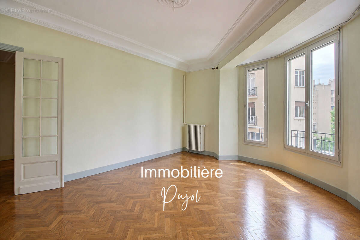 Appartement à MARSEILLE-4E