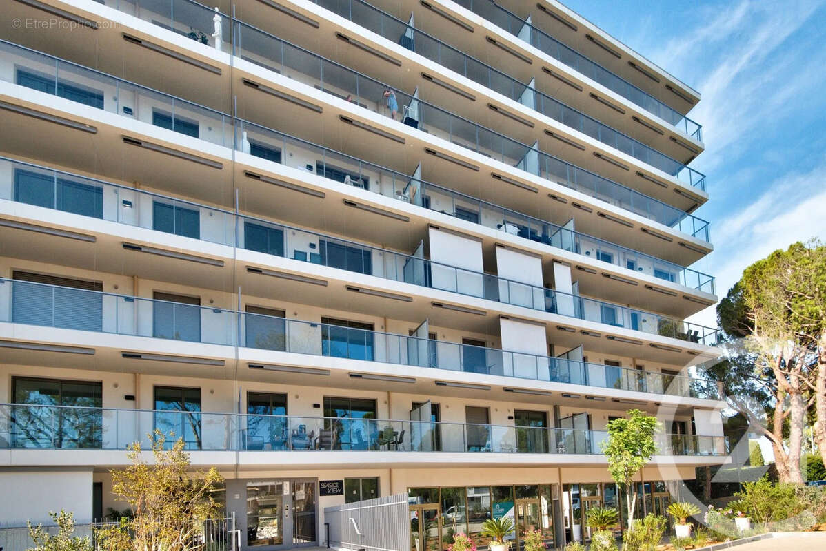 Appartement à SAINT-LAURENT-DU-VAR