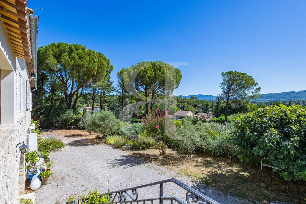 Maison à VAISON-LA-ROMAINE