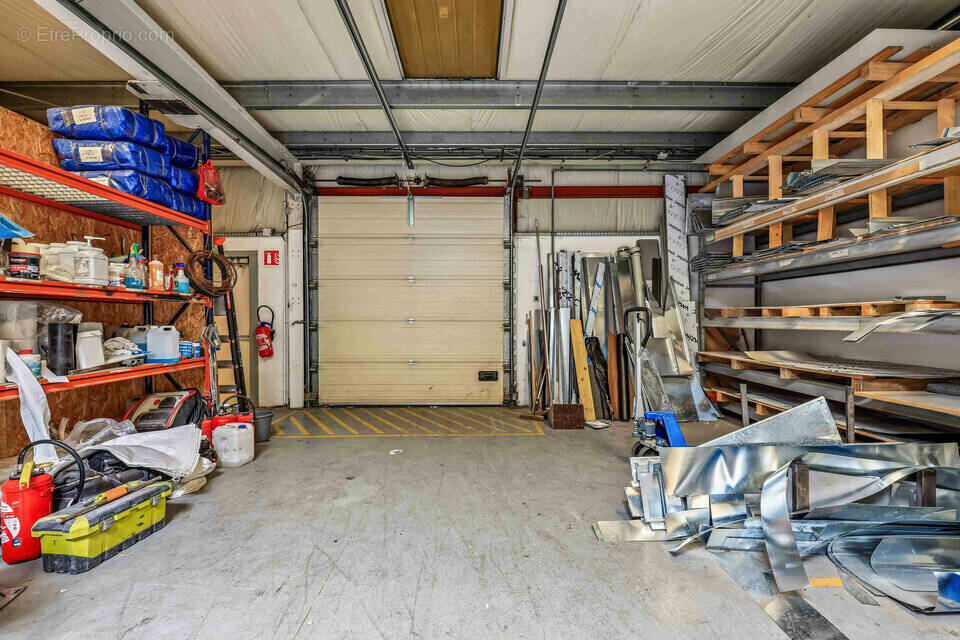 1310 m² à Thorigny-Sur-Marne  - photo 3
