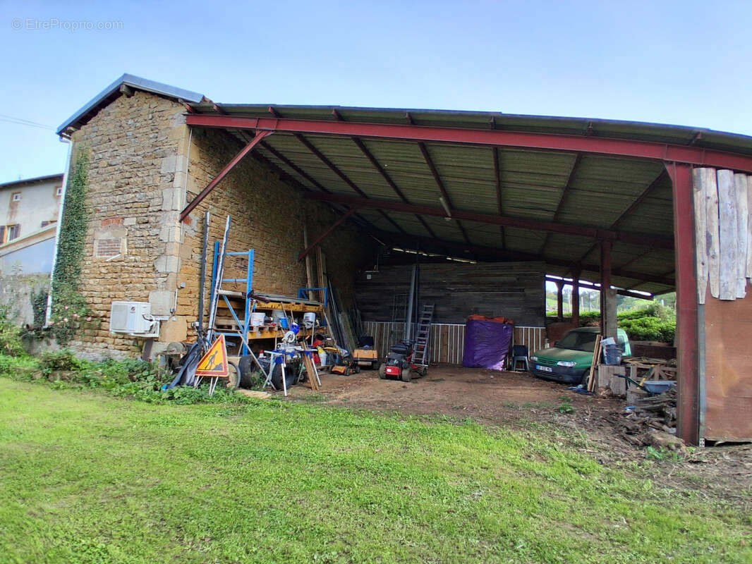Maison à SAINT-DENIS-DE-CABANNE