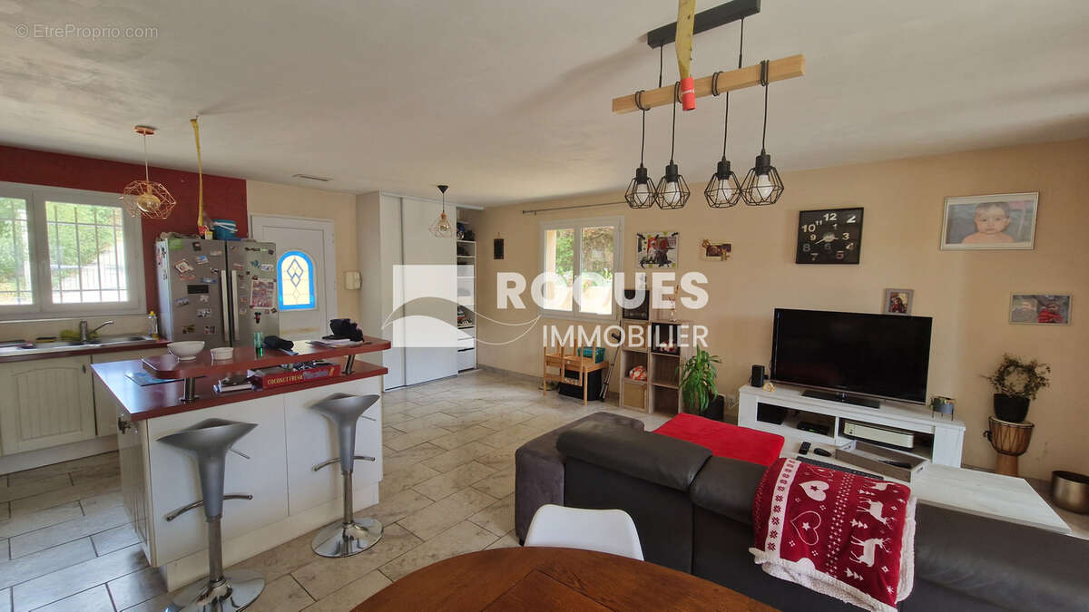 En vente à Soubès : vIlla trois chambres plus terrain - photo 6