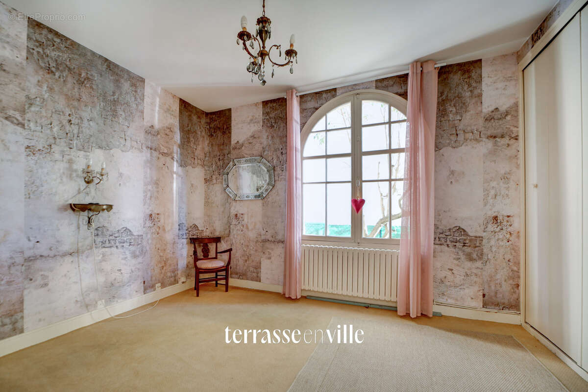 Maison à SAINT-CYR-SUR-MER