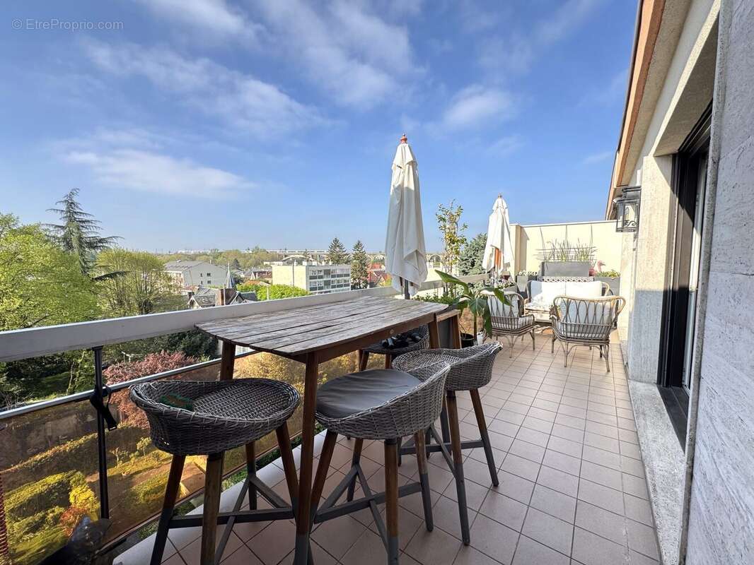 Appartement à LE PERREUX-SUR-MARNE