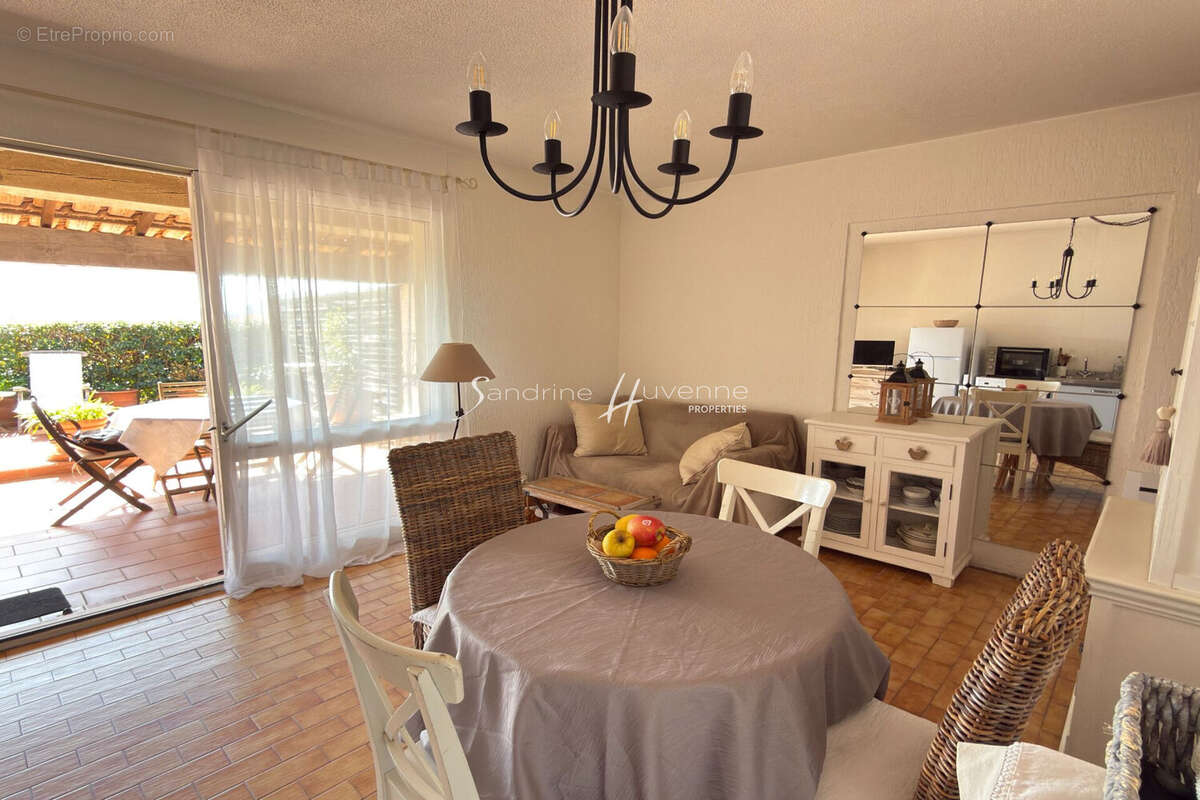 Appartement à LA CROIX-VALMER