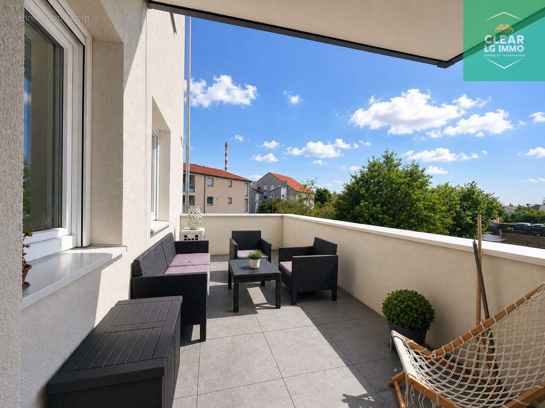 Appartement F3 lumineux avec terrasse et garage - photo 4