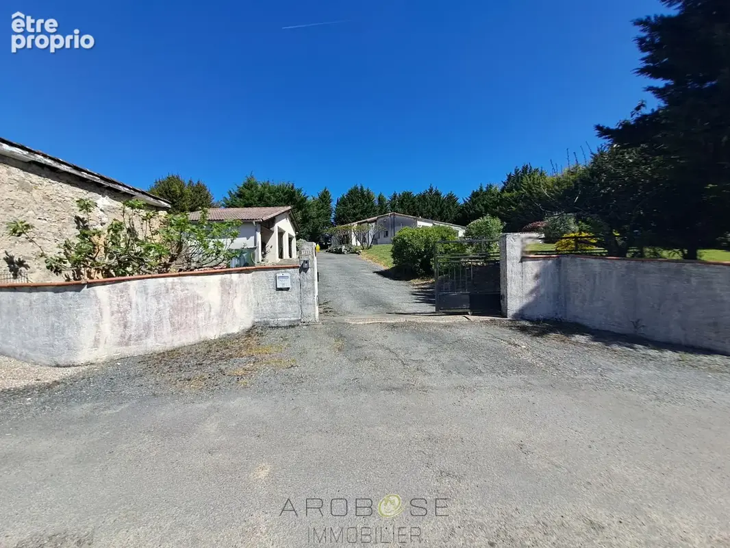 Maison familiale de plain-pied avec véranda, piscine et grand jardin - photo 28