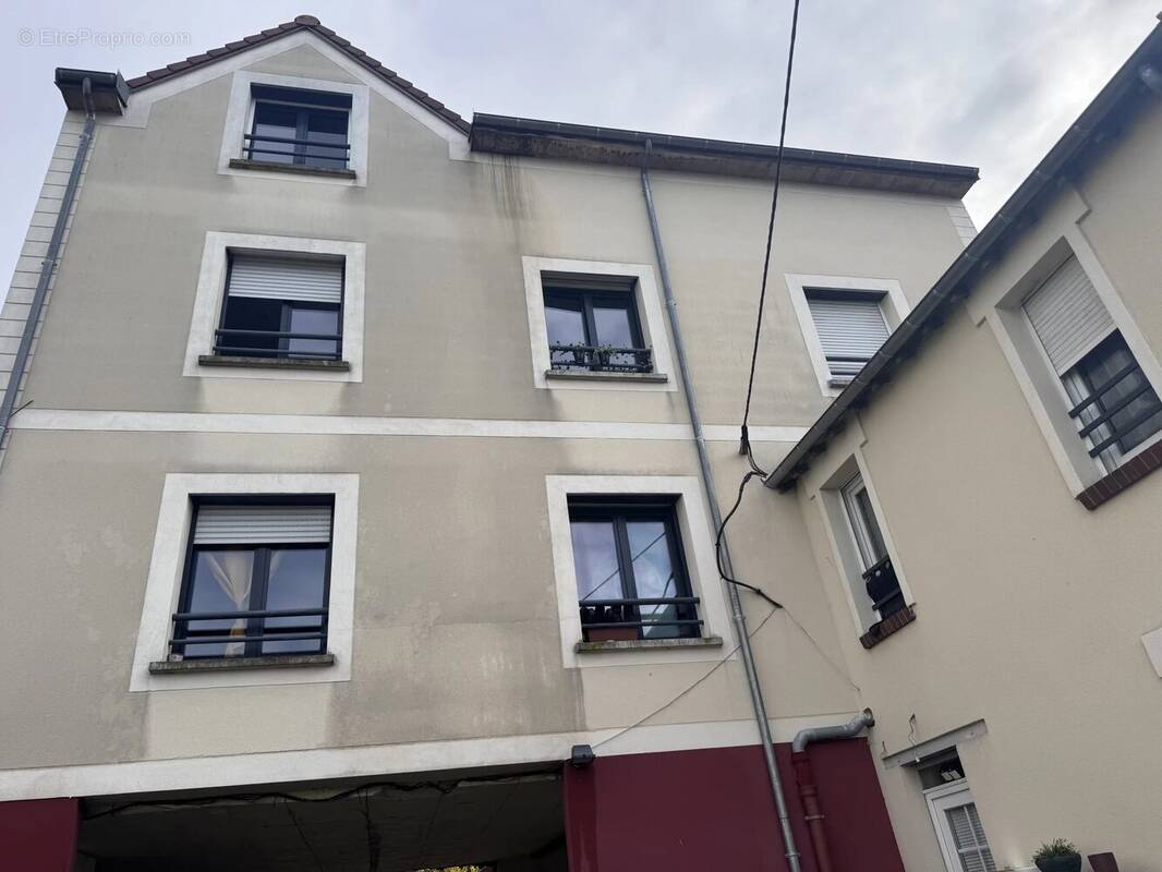 Appartement à SARTROUVILLE