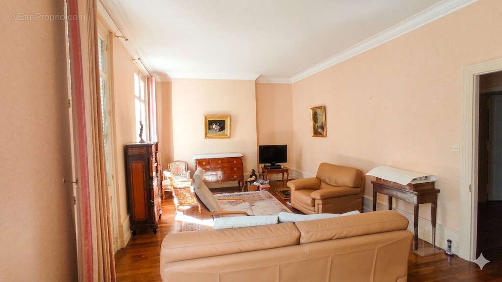 Maison à CHATELLERAULT