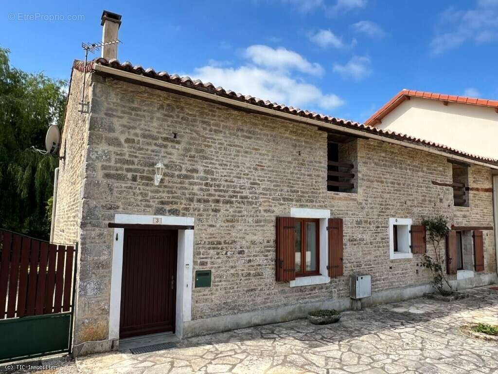 Charmante Maison en Pierre dans un Village Tranquille – Idéale comme Résidence Secondaire - photo 20