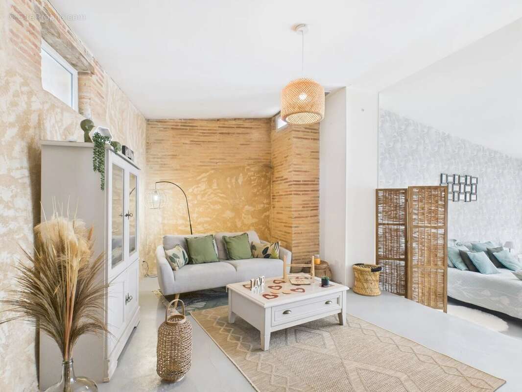 Maison à LA ROCHE-CHALAIS