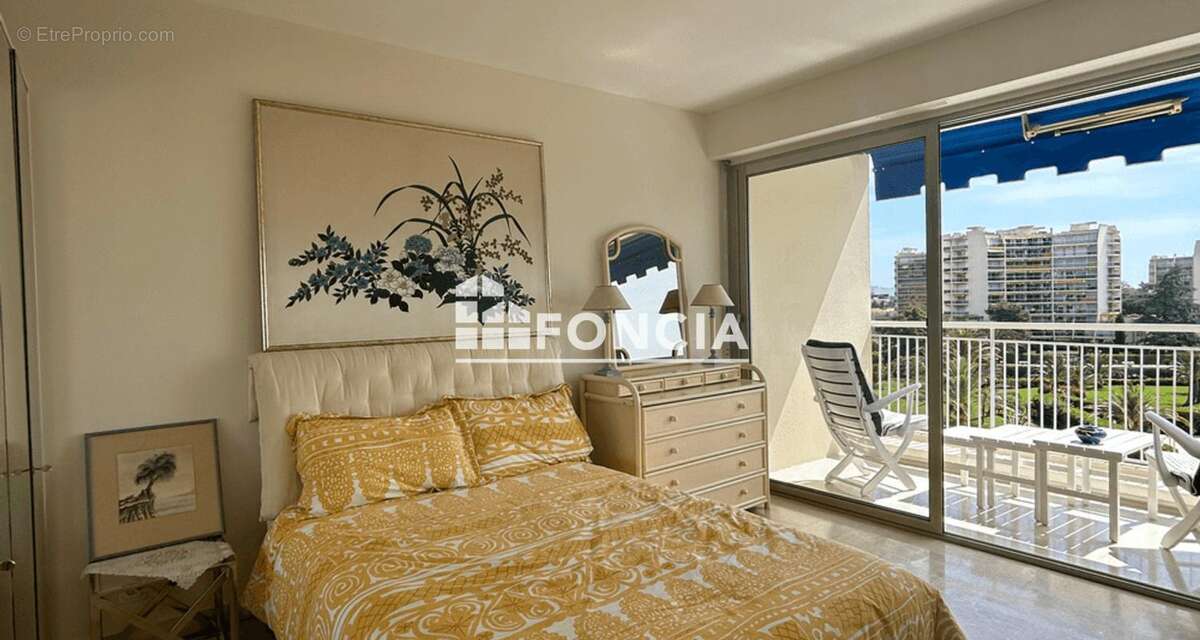 Appartement à MANDELIEU-LA-NAPOULE