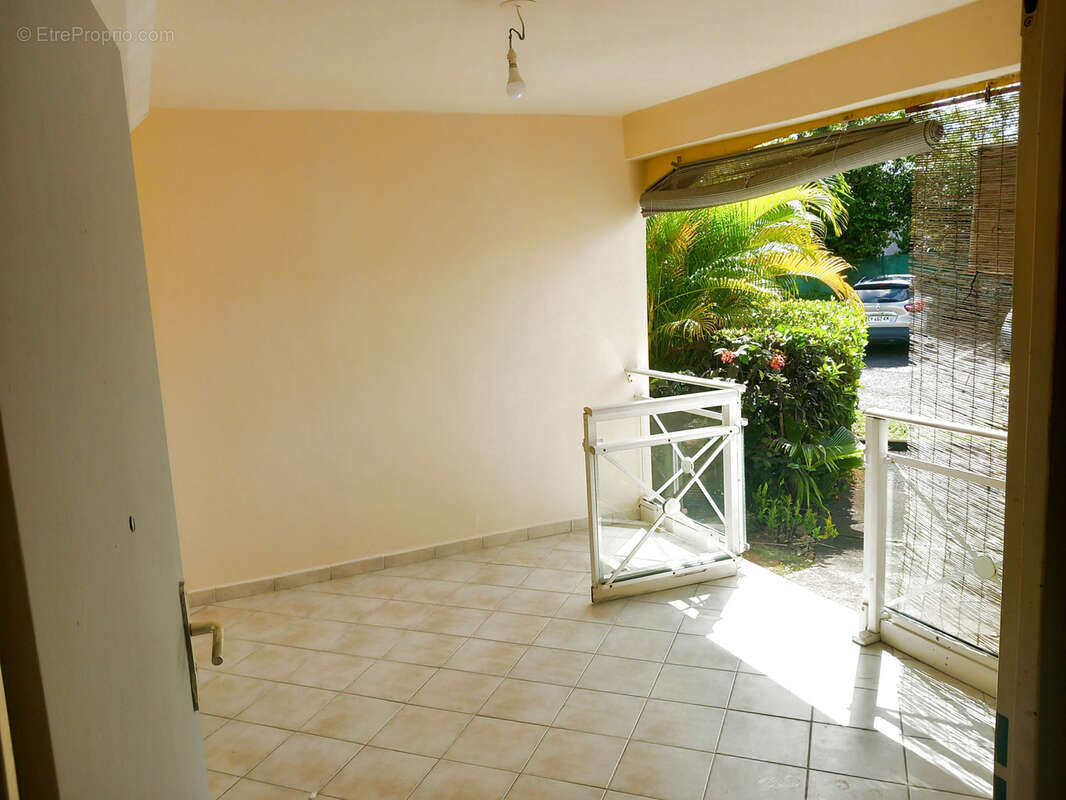 Appartement à BAIE-MAHAULT