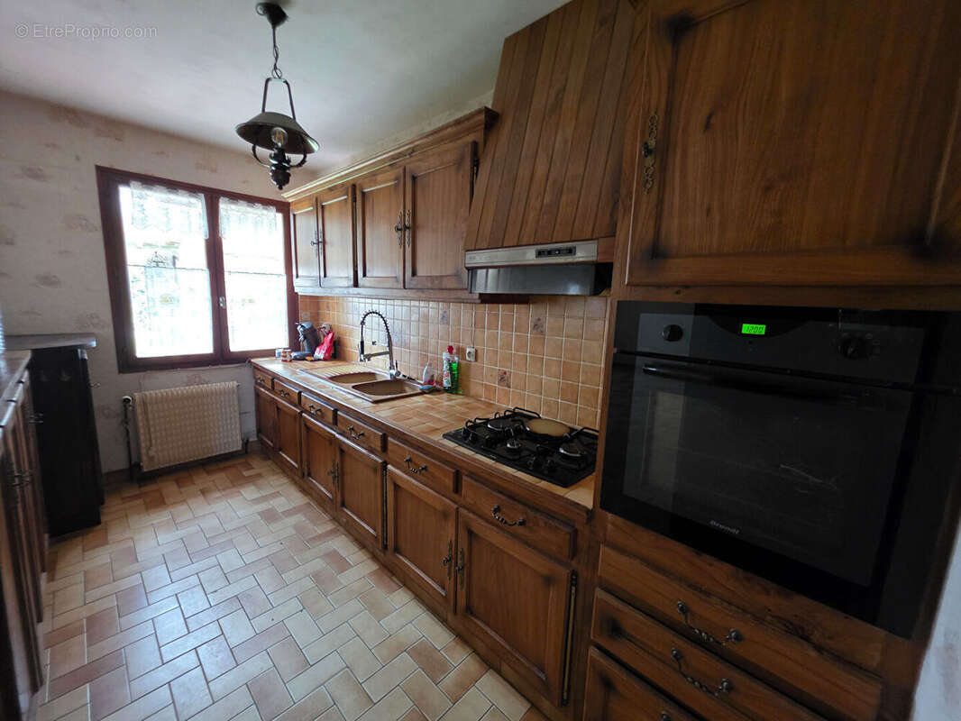 Maison à YZEURES-SUR-CREUSE