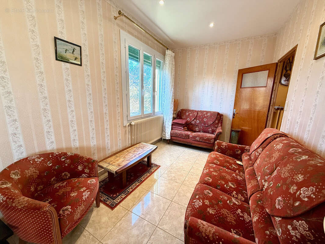 Maison à SUZE-LA-ROUSSE