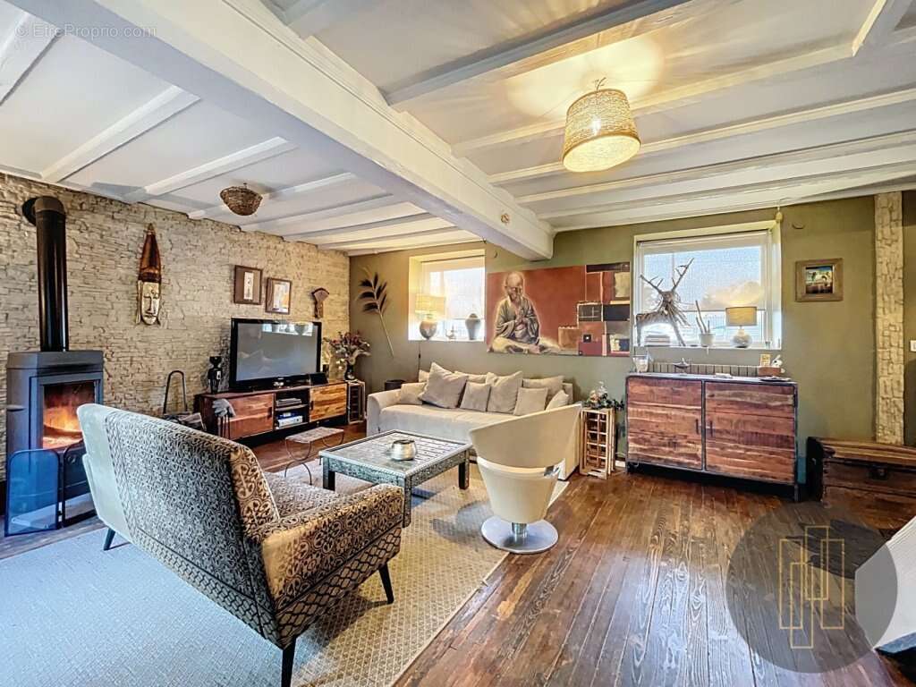 Maison à AMBERIEUX