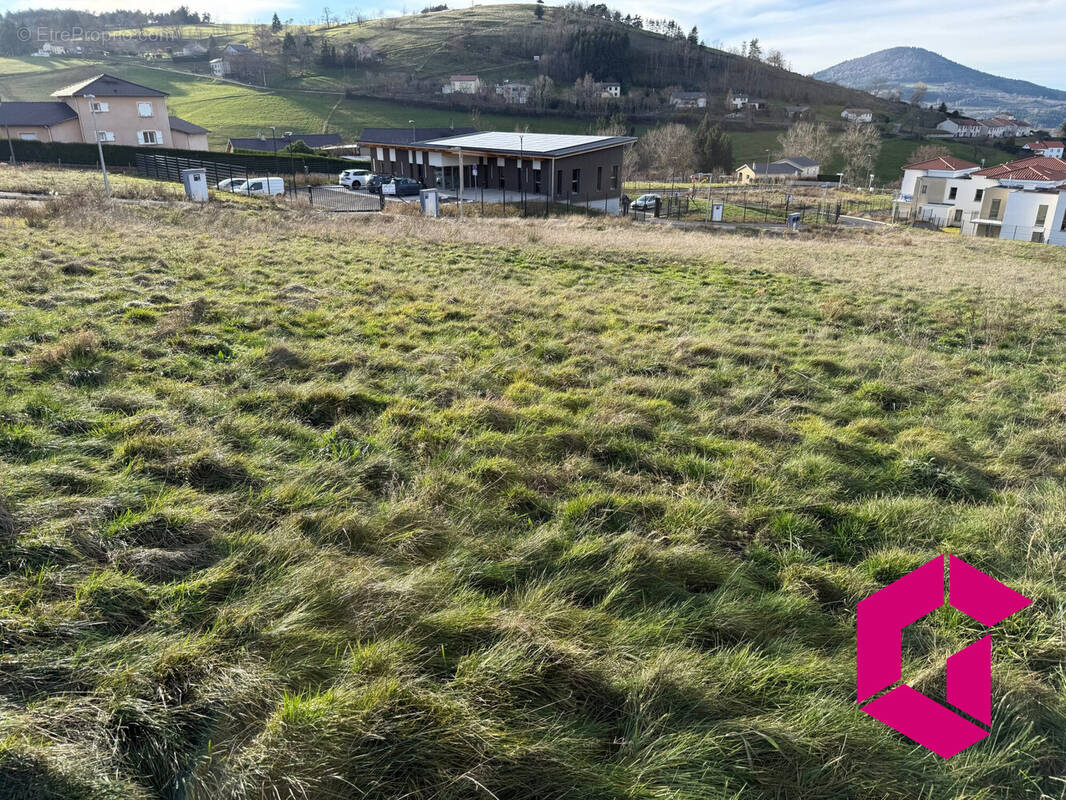 Terrain à YSSINGEAUX