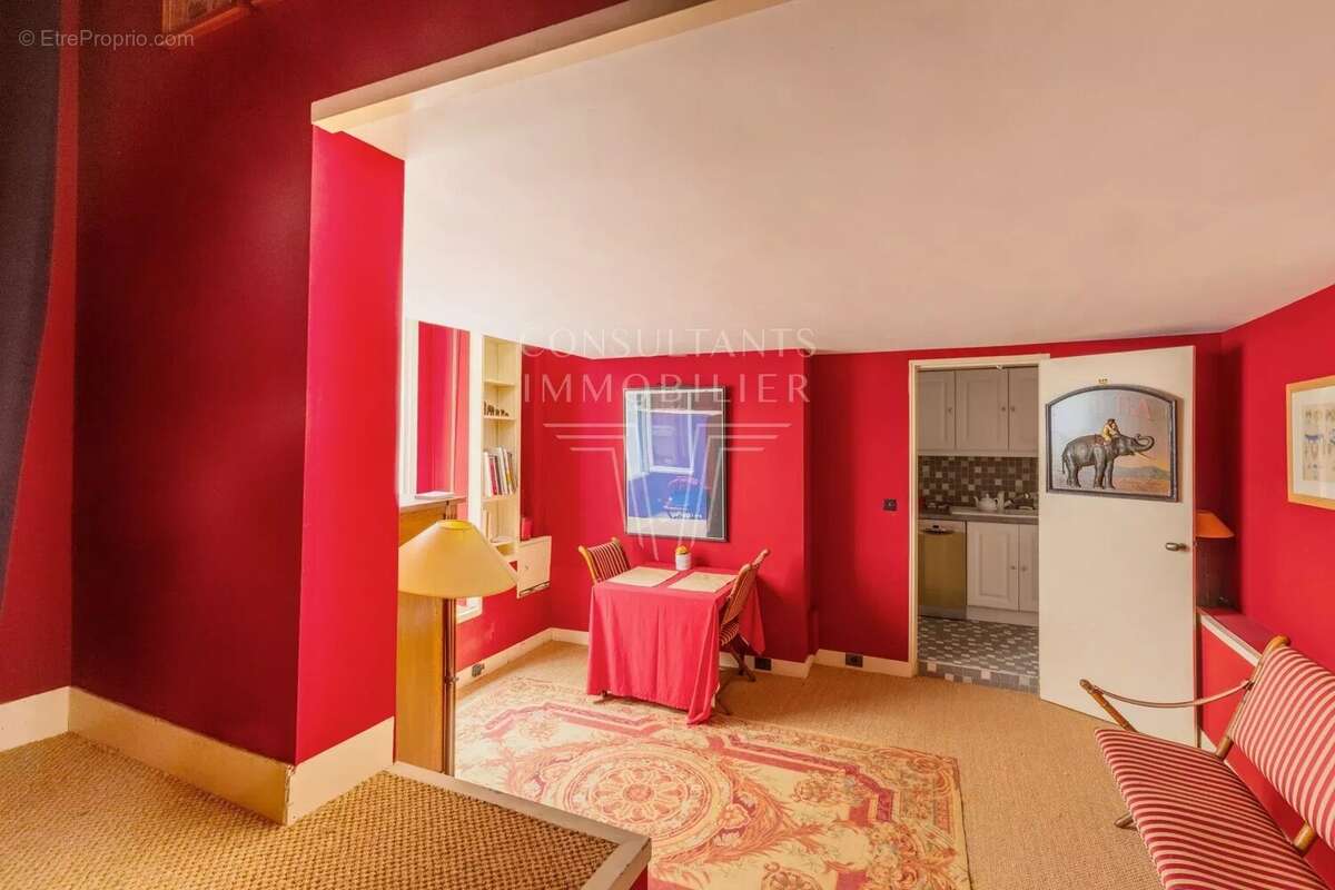 Appartement à PARIS-7E