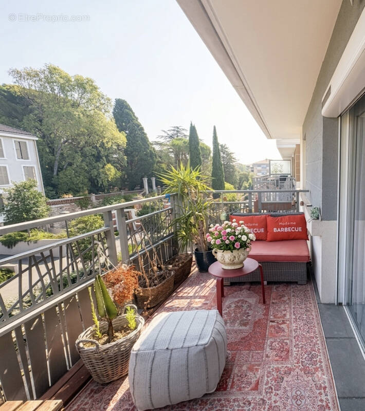 Appartement à PUGET-SUR-ARGENS