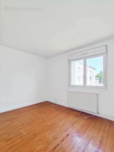 Appartement à GRAND-CHARMONT