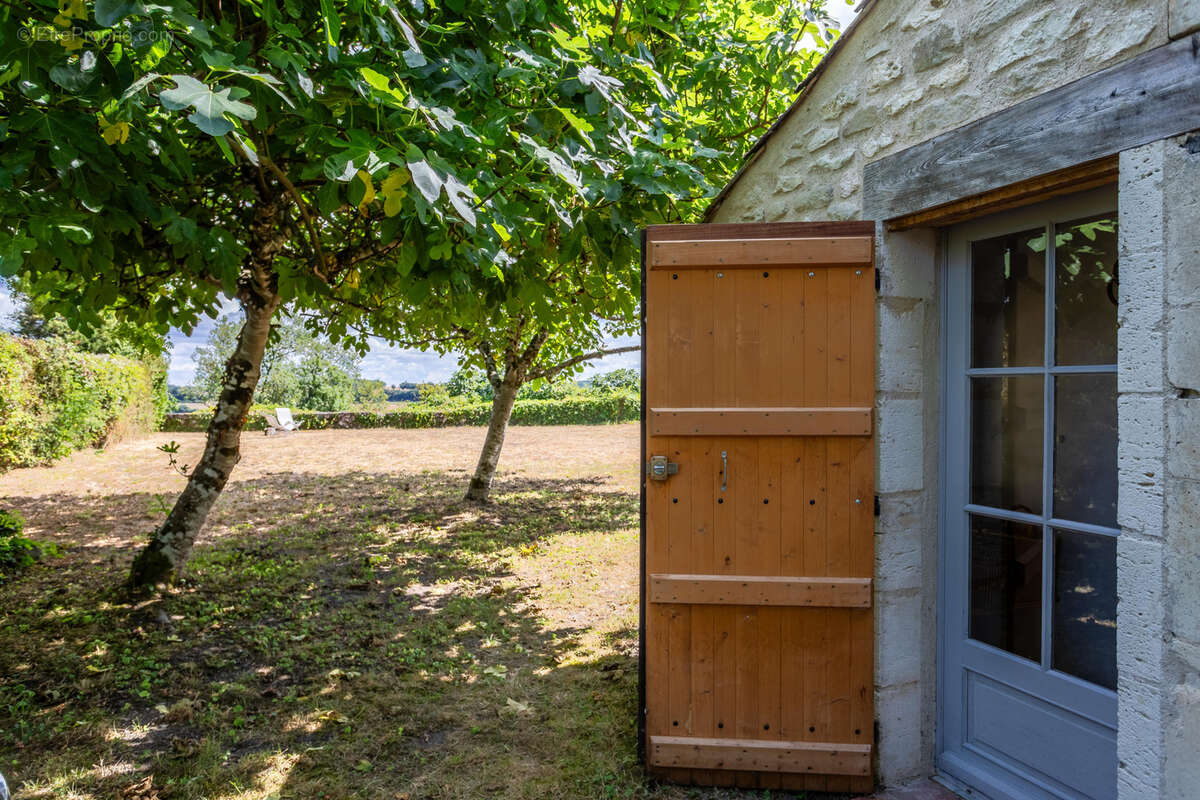 Maison à MONTJOI