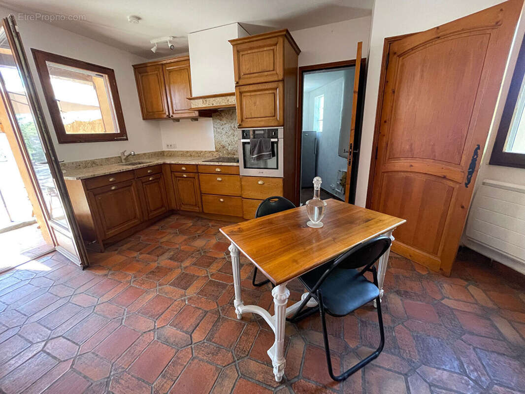 Maison à CHATEAUNEUF-LE-ROUGE