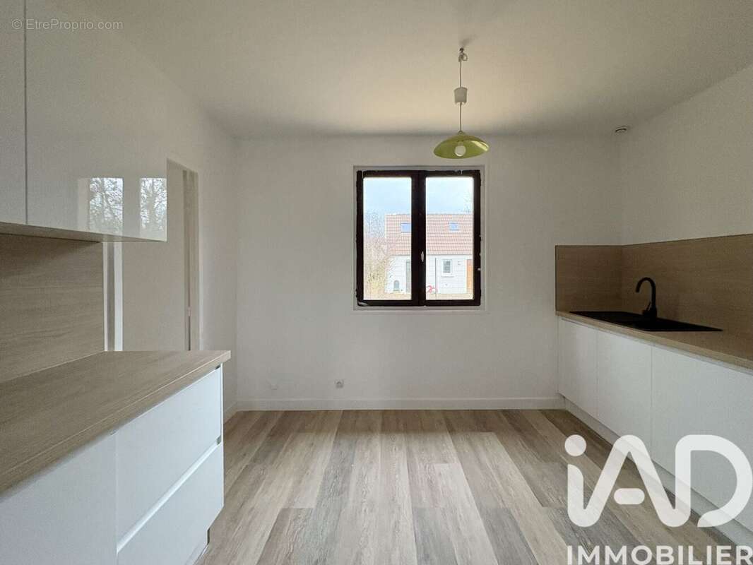 Photo 6 - Maison à DAMMARIE-LES-LYS
