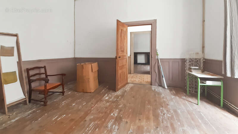 Appartement à EAUX-BONNES