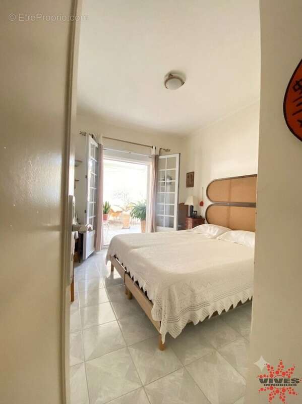 Villa de plain-pied 231 m² - 4/5 chambres avec logement indépendant  Piscine  Terrain 500 m2 - Poilhes - photo 9