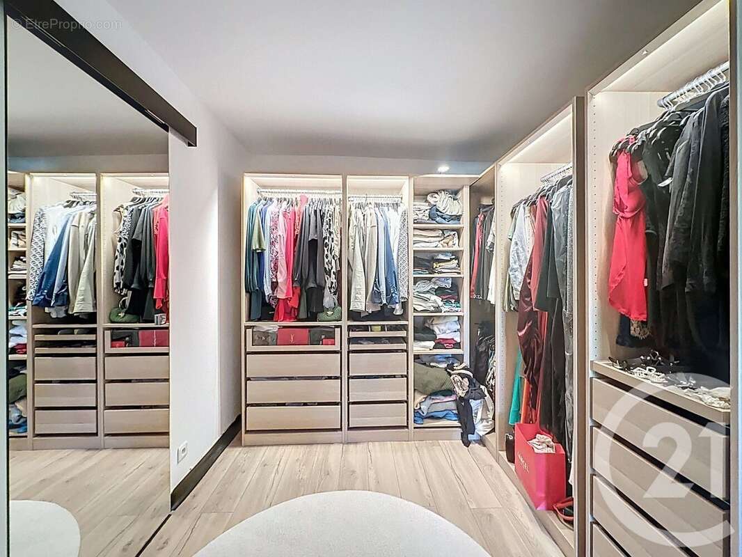 Photo 5 - Appartement à COURNONTERRAL