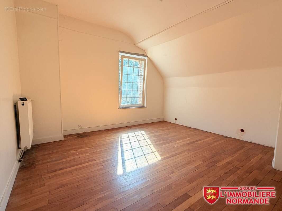 Maison ancienne - 4 chambres - 1808 m² de terrain - photo 8