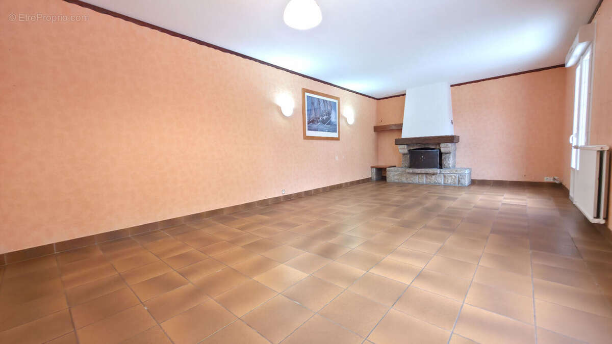 Maison à DONGES