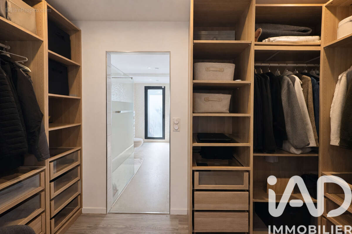 Maison 183 m² à Sainte-Genevieve-Des-Bois  - photo 8