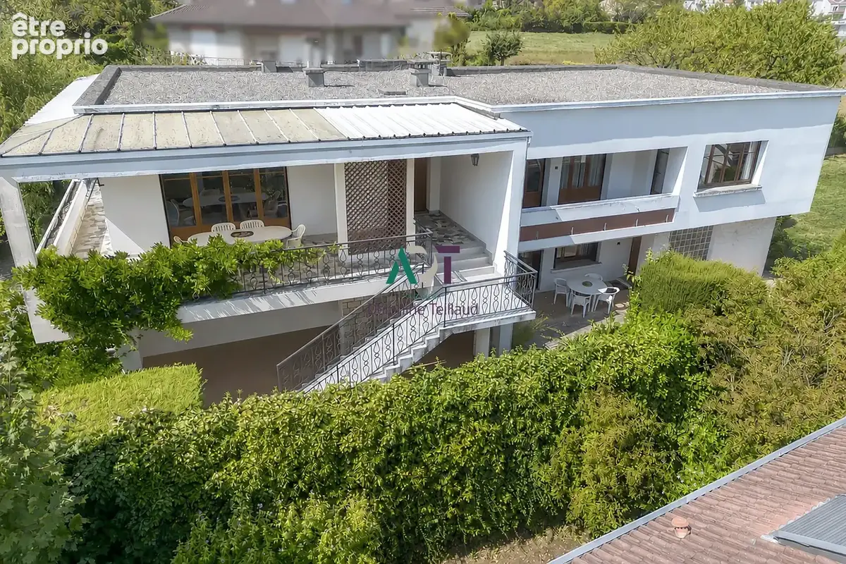 Maison 231 m² à Saint-Ismier  - photo 3