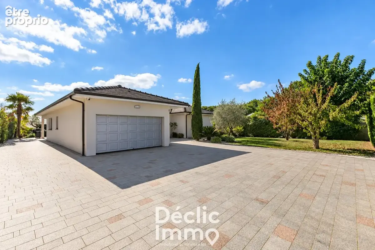 Maison contemporaine de plain-pied de 166 m² avec piscine, sur un terrain paysager de 1 500 m² à 15 min de Bordeaux - photo 14