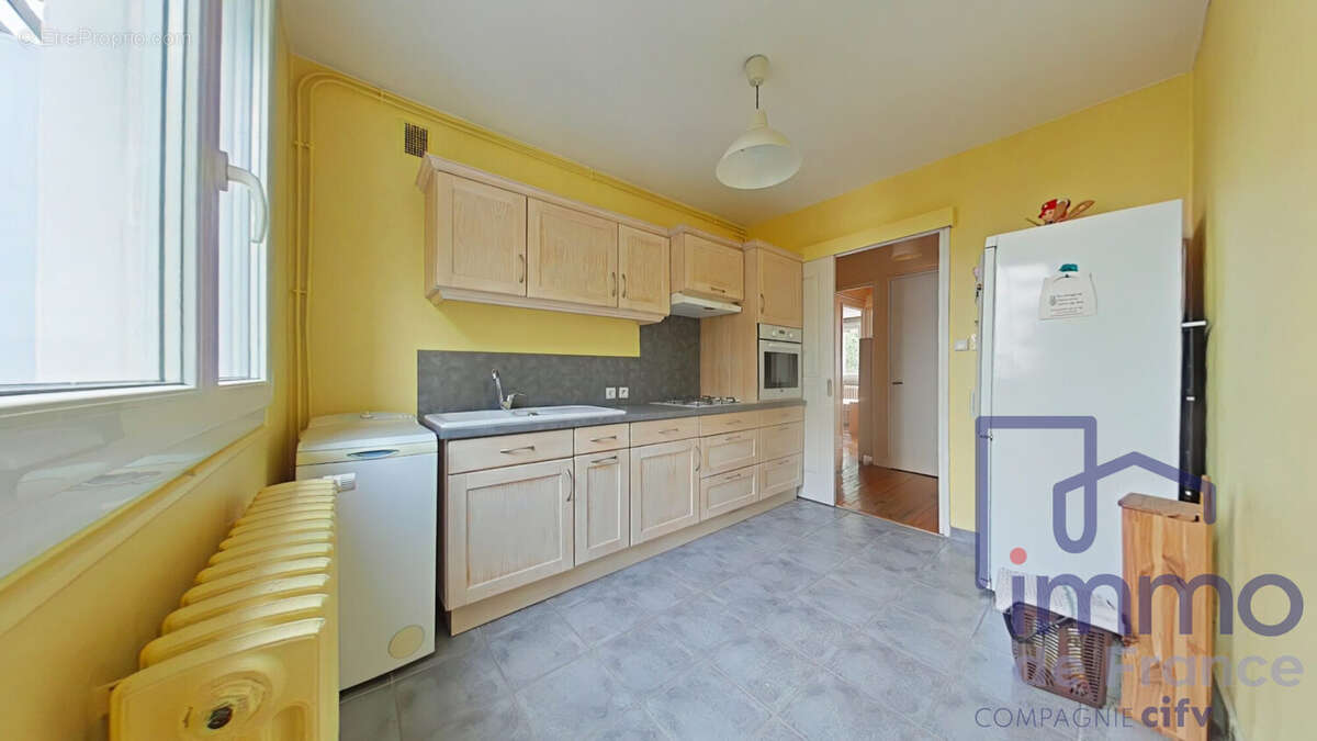 Appartement 64 m² à Saint-Etienne  - photo 5