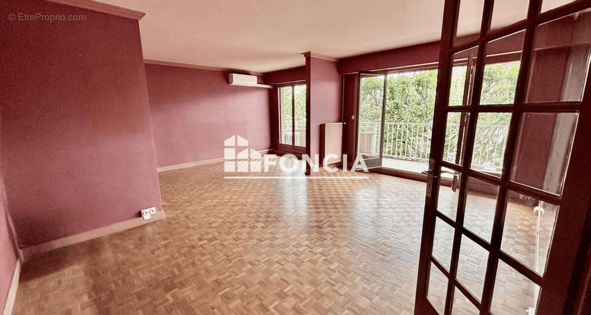 Appartement à SAINT-MAUR-DES-FOSSES