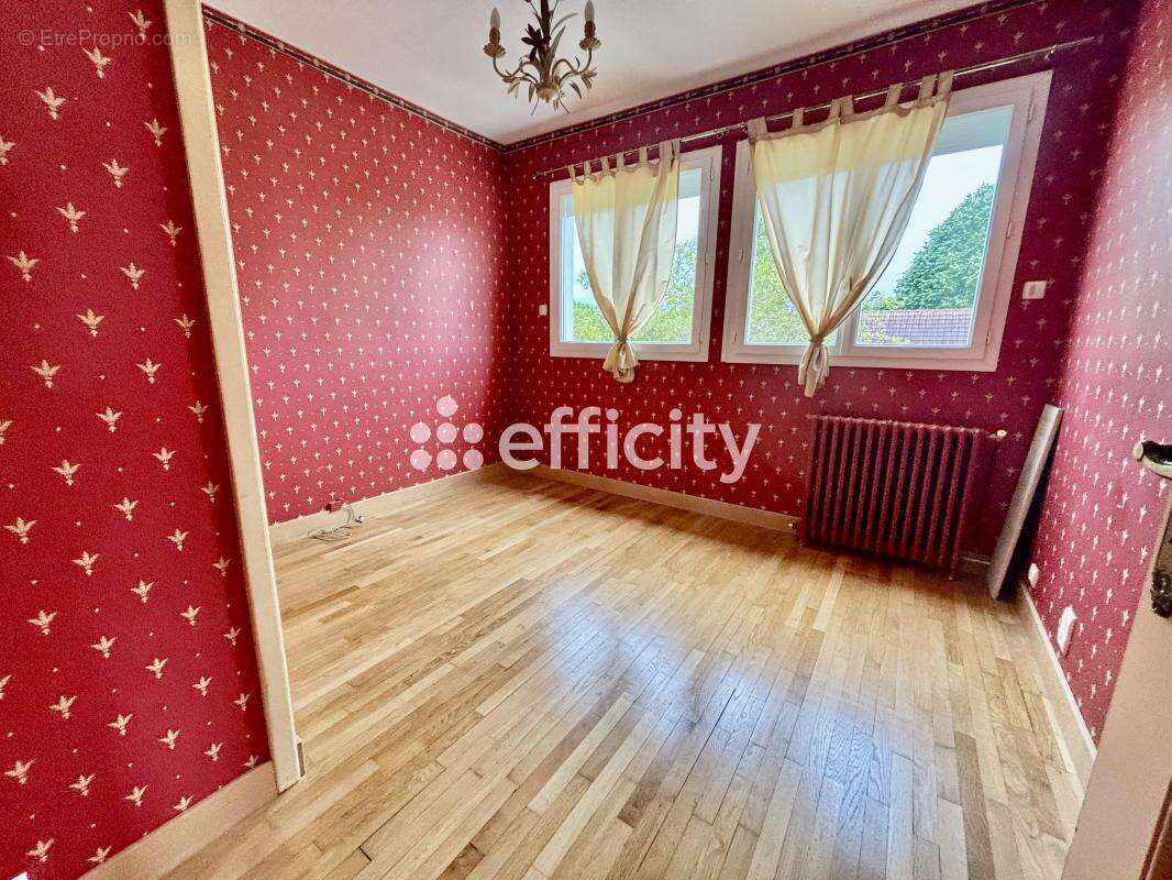 Maison à SAINT-DOULCHARD