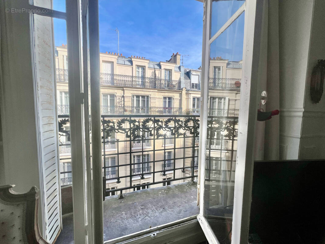 Appartement à PARIS-14E