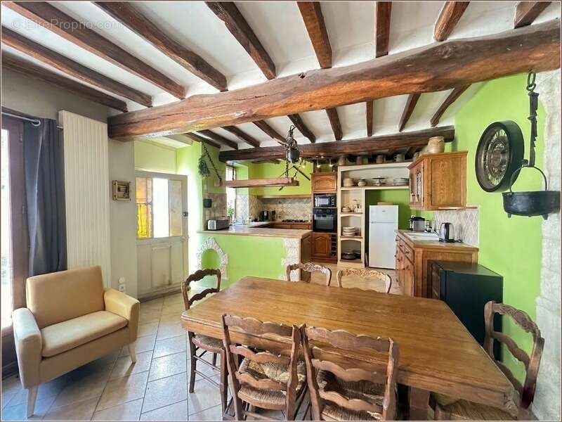 Maison à BERCHERES-LES-PIERRES
