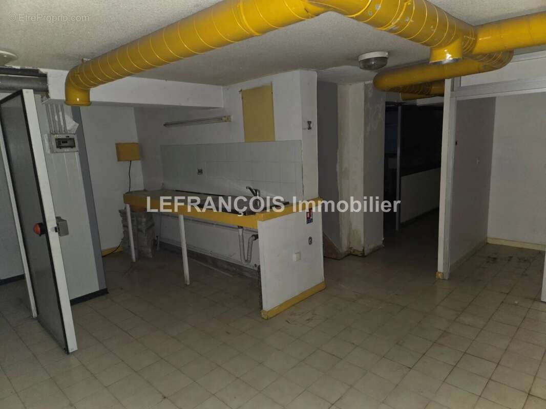 Commerce à MOUANS-SARTOUX