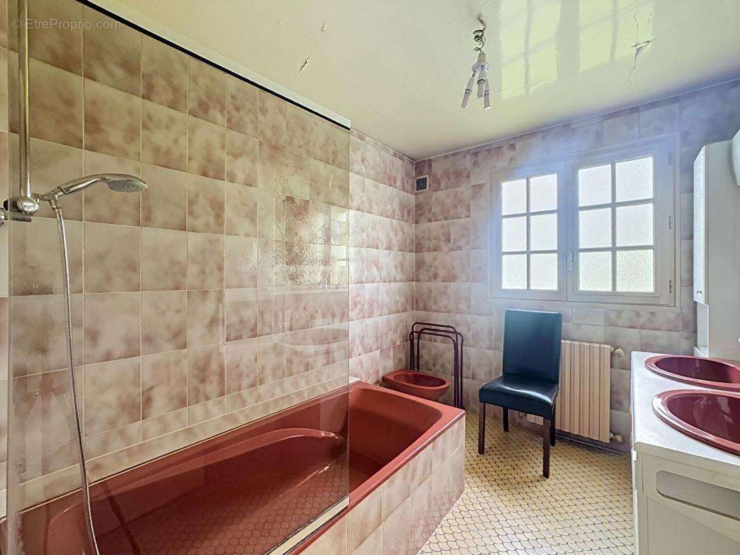 Une maison de famille pleine d'âme et de caractère à Gommonvilliers - photo 15