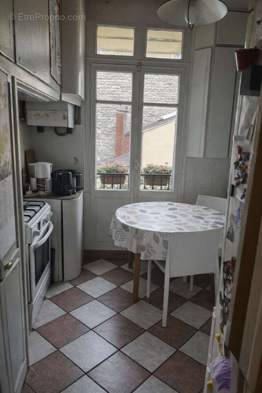 Appartement à COURBEVOIE