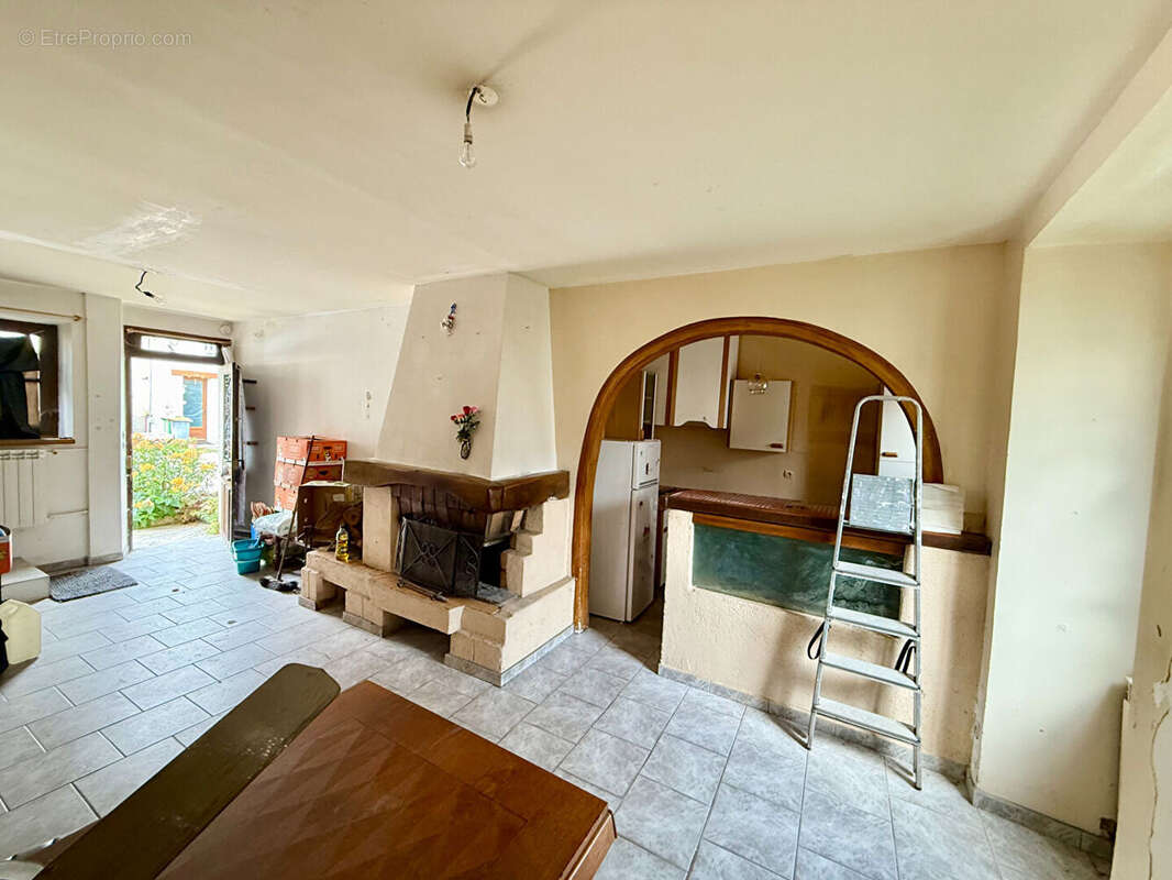 Maison à VERT-LE-PETIT