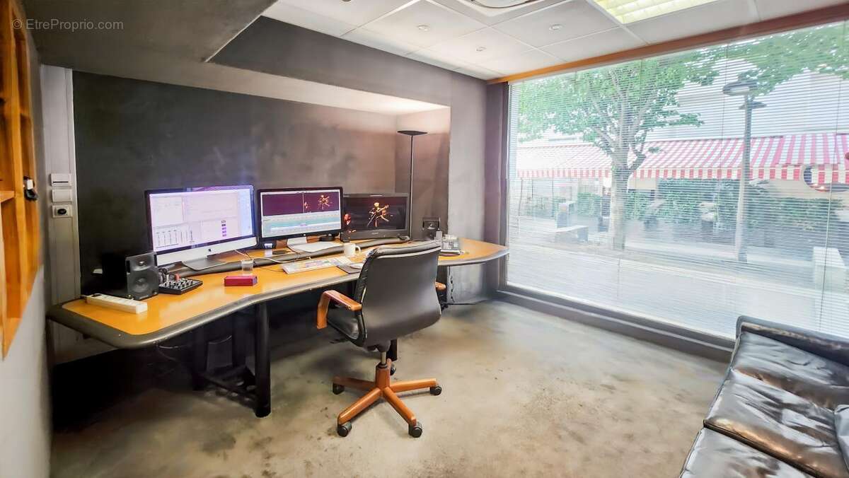 Dans un quartier réputé, un surface de bureaux à vendre en RDC de 234 m² avec un accès indépendant - photo 4