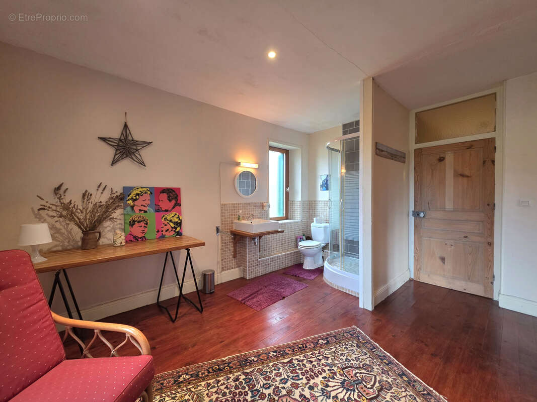 Maison à SAINT-GERVAIS-D'AUVERGNE