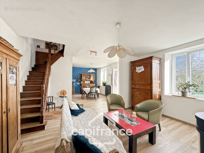 Maison à NOYAL-PONTIVY