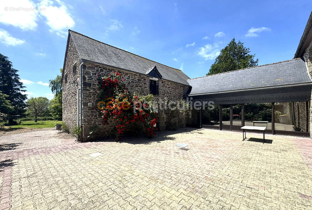 Hirel, baie du Mont-Saint-Michel, propriété de 10 pièces et grand jardin. - photo 2